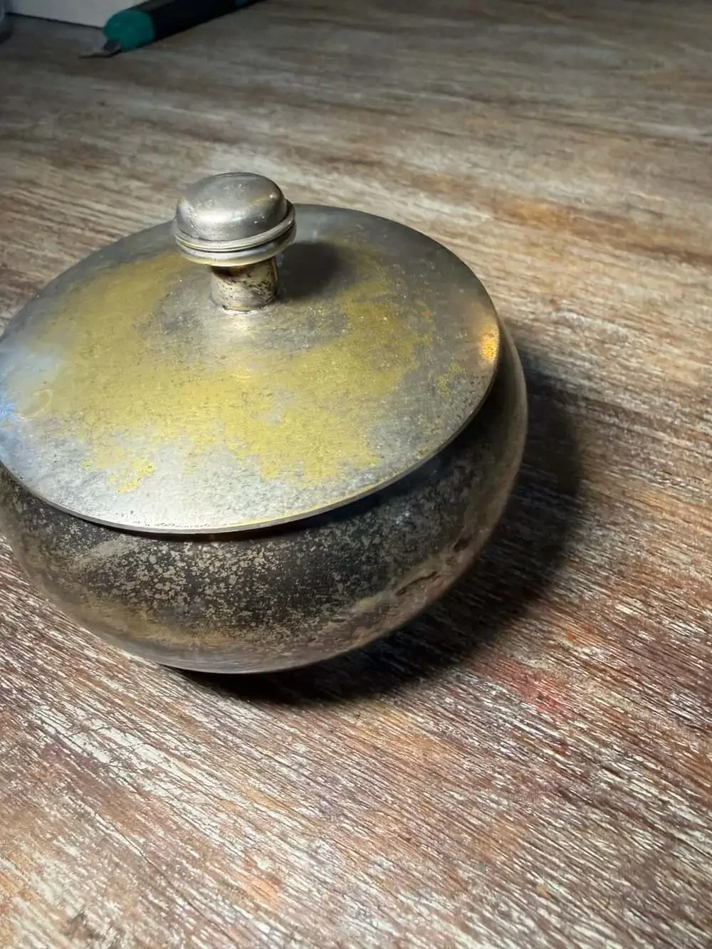 Cosmopolitan Silver Mercury Metal Candle with Lid